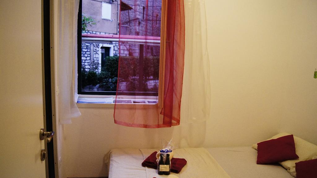 Micro Rooms Šibenik Esterno foto